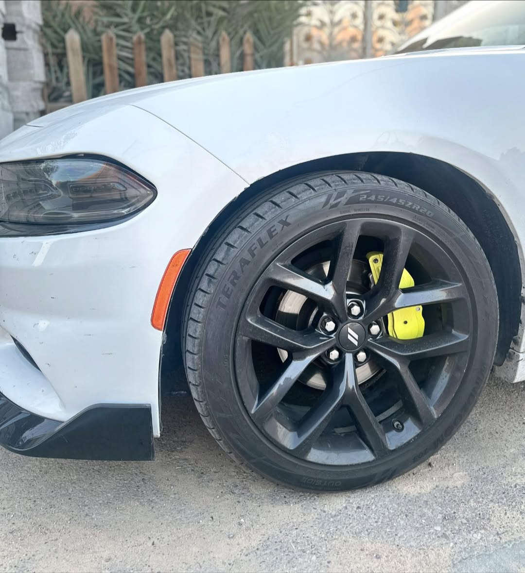 السلام عليكم ويل قياس 20 GT  زيرو جديد الاصلي هو وتايراته مراوس ب حجم 18 الي عنده  عنواني البصره وهذا الرقم ***********
