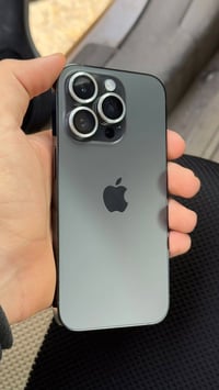 جهاز ١٤ برو مكفول من كلشي ذاكره ٢٥٦ گرمه علي ٧٧٥ وبي مجال 07758797497