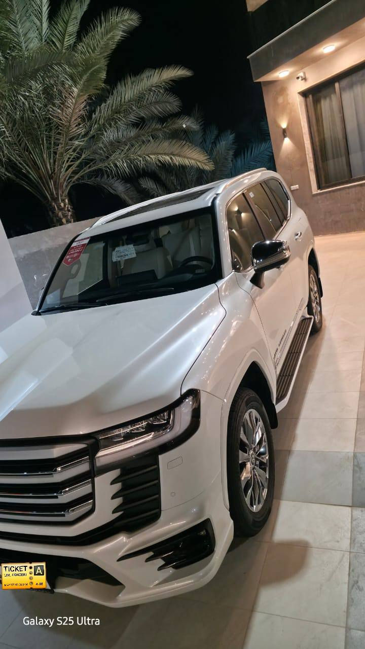 السلام عليكم
للبيع فقط 

لاندكروز VX لمتدد 2024

شركة ساز /رقم سليمانيه 

ماشيه 10 الف كم بعدها بلضمان 

السيارة كفاله عامه ع وضع الشركة 

مكان السيارة بابل 

الاتصال /‬‭***********
