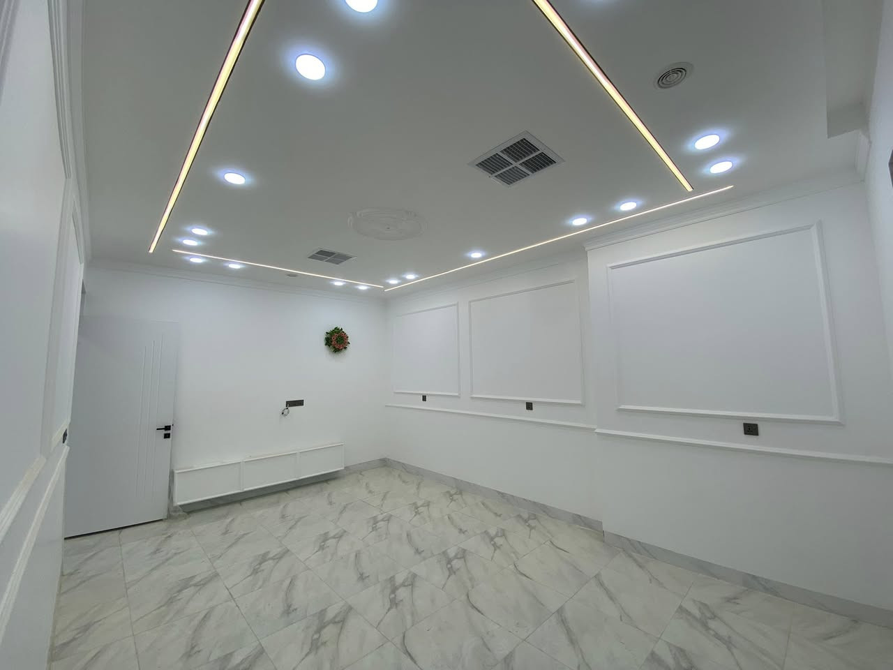 بەناوی خوای گەورە

خانو بۆ فرۆشتن
🔴كۆدی ڕیكلام 2004
كەلار گەڕەكی حەمرین

🟢ڕوكن ڕو بەخۆری بەیانی
ڕوبەری 170 م لەسەر پانی كەوتوە

🟢تازە دروست كراوە و ماڵی تێا نەچوە
🟢فول مواسەفاتە و لەهیچ شتێكی كەم نیە

🟢بیری ئیرتیوازی تیایە ماتۆڕی 2ئینجی لەسەرە بەشی یەك گەڕەك ئەكات

🌸خانوەكە بەدیزاینێكی زۆر جوان. دروست كراوە

🌸عەرزی كامل كاشیە
🌸مەتبەخ و مشتەمەلاتی تاسەقف كاشیە
🌸سەقفی هەمو ژورەكانی مەغریبیە
🌸كامل دەكتە
 🌸باخچەیەكی گەورەی تایبەت بەخۆی هەیە
🌸زۆر زۆر نزیكە لەجادەوە
🌸خۆشترین. شوێنی هەیەو  نزیكی هەمە خەدەماتێكە
🌸خانوەكە نمونەیە لەجوانی و  وەسفی ناوێ

ژورەكانی ئەم خانوە پێك دێت لەم. بەشانە

🔵میوان
🔵2 دوو نوستن
🔵هۆڵێكی زۆر گەورو
🔵مەتبەخ
🔵مەتبەخی گەرم
🔵مشتەمەلات
🔵باخچەیەكی گەورو

🌸خانوەكە ئەكەوێتە پشتی پریمانگای قەڵای ناحكومی و. نەخۆشخانەی شاری پزیشكی گەرمیانی ئەهلی

🌸🪷🌿🪴☘️🌼🪷🪴🌸🍃🪷🌼🌿☘️🪴

‏‎🟢بۆ زانیاری زیاتر یان زانینی نرخ 

‏‎ 🔴پەیوەندی بەم ژمارانەی خوارەوە بكە

***********📞📞📞☎️
***********📞📞📞☎️

🍂🍂🍂🍂🍂🍂🍂🍂🍂🍂🍂🍂🍂
‏‎یان. سەردانی نوسینگەكەمان بكەن
‏‎كـەلار سـەرجـادەی كـفری

‏🏩‎نزیك نەخۆشخانەی شاری پزیشكی گەرمیانی ئەهلی
‏‎🚘🚘تەنیشت بەنزینخانەی شـار 
‏‎
       نـوسـینـگەی كـوردسـتان

🌹🌹🌹🌹🌹🌹🌹🌹🌹🌹🌹🌹🌹
***********
***********
‏‎بۆنێوەند گیری ڕاستەقینە
