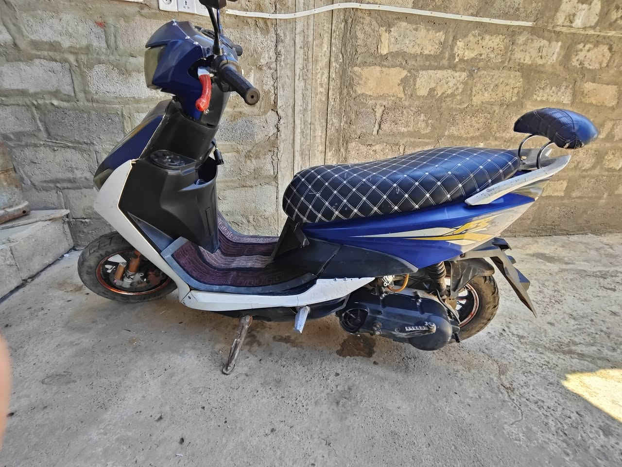 للبيع السعر ٢٠٠ ألف
شغال فولل شرط هندر واحد 
كزوز رياضي صوت فولل


**إذا كنت صاحب هذا الإعلان وتريد حذفه لأي سبب، رجاءا أرسل رسالة إلى الدعم الفني**