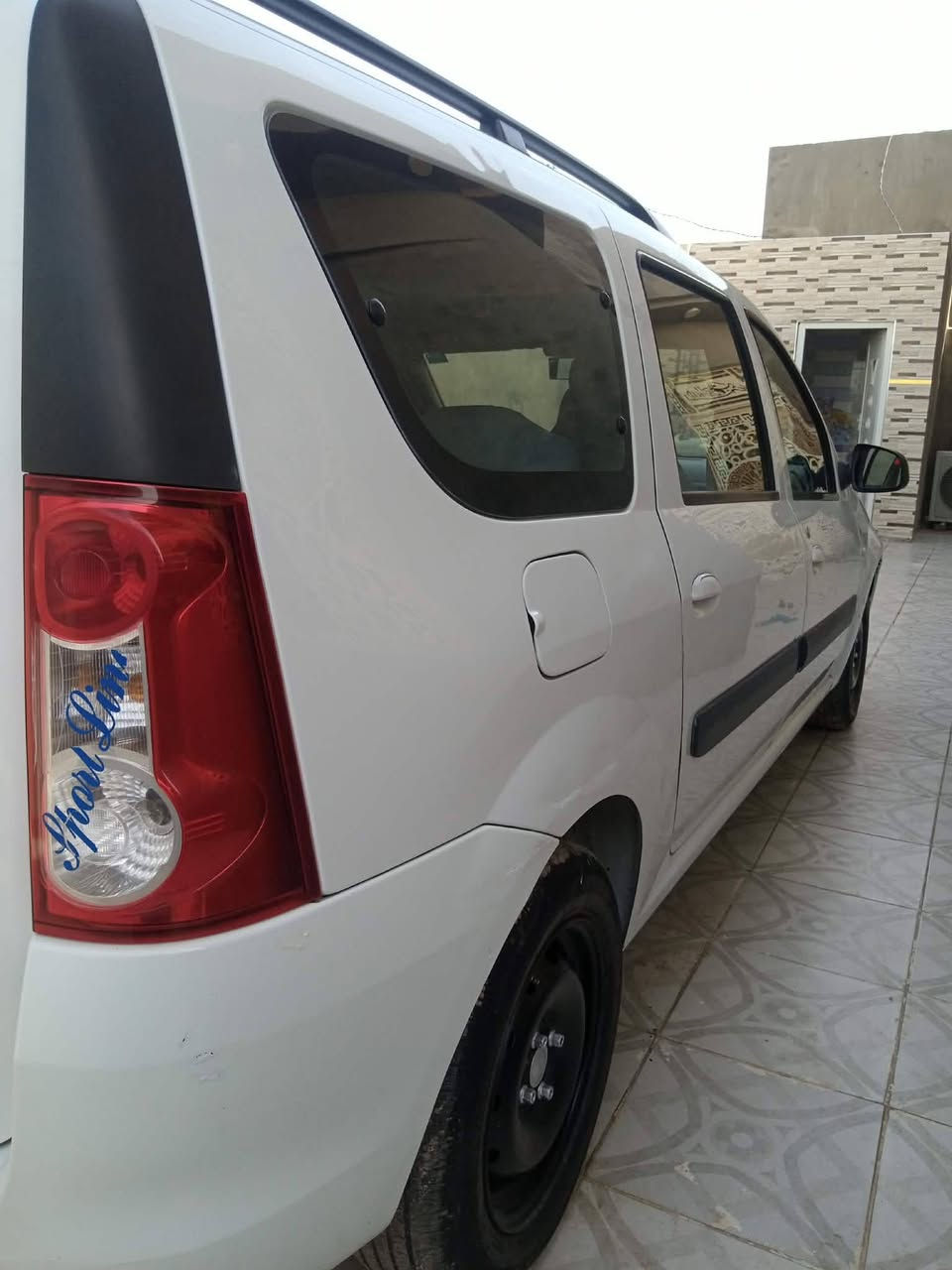 يا الله السلام عليكم ورحمه الله وبركاته رينو لوكان موديل 2012 للبيع مكينه وكير وضع الشركه  رقم كربلاء  دولي مكفوله كفاله عامه  ما عدا صبغ بالجامل لغل كدام باسم صاحبها شخصيا عنوان نجف رقم انجليزي اخوان انا مكلف بالنشر لا احد يراسلني راح اخليكم رقم صاحبها ***********
