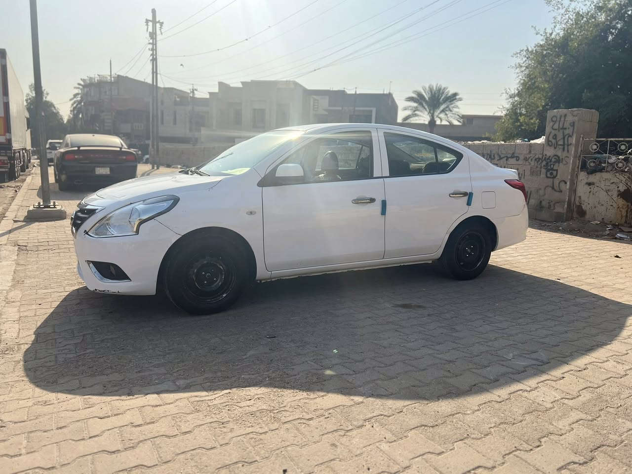 السلام عليكم
نيسان سني ٢٠٢٠ 
ماشيه ١٣٤ وقابل للزياده 
بيها تبديل بنيد 
وبارد ب الباب العكس السايق على وضعيته ممسوي 
مكاني بغداد 
السعر ٩٥ وبيها مجال 
***********
