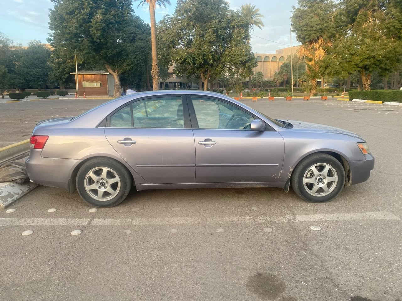 سلام عليكم سوناتاموديل 2007وارد أمريكي مصبوغه احزام ضرره في الجنطه جاملغ الخلف من صفحت السايق وسعر 95وبيه مجال بسيط مكان بغداد الدوره رقم ***********
