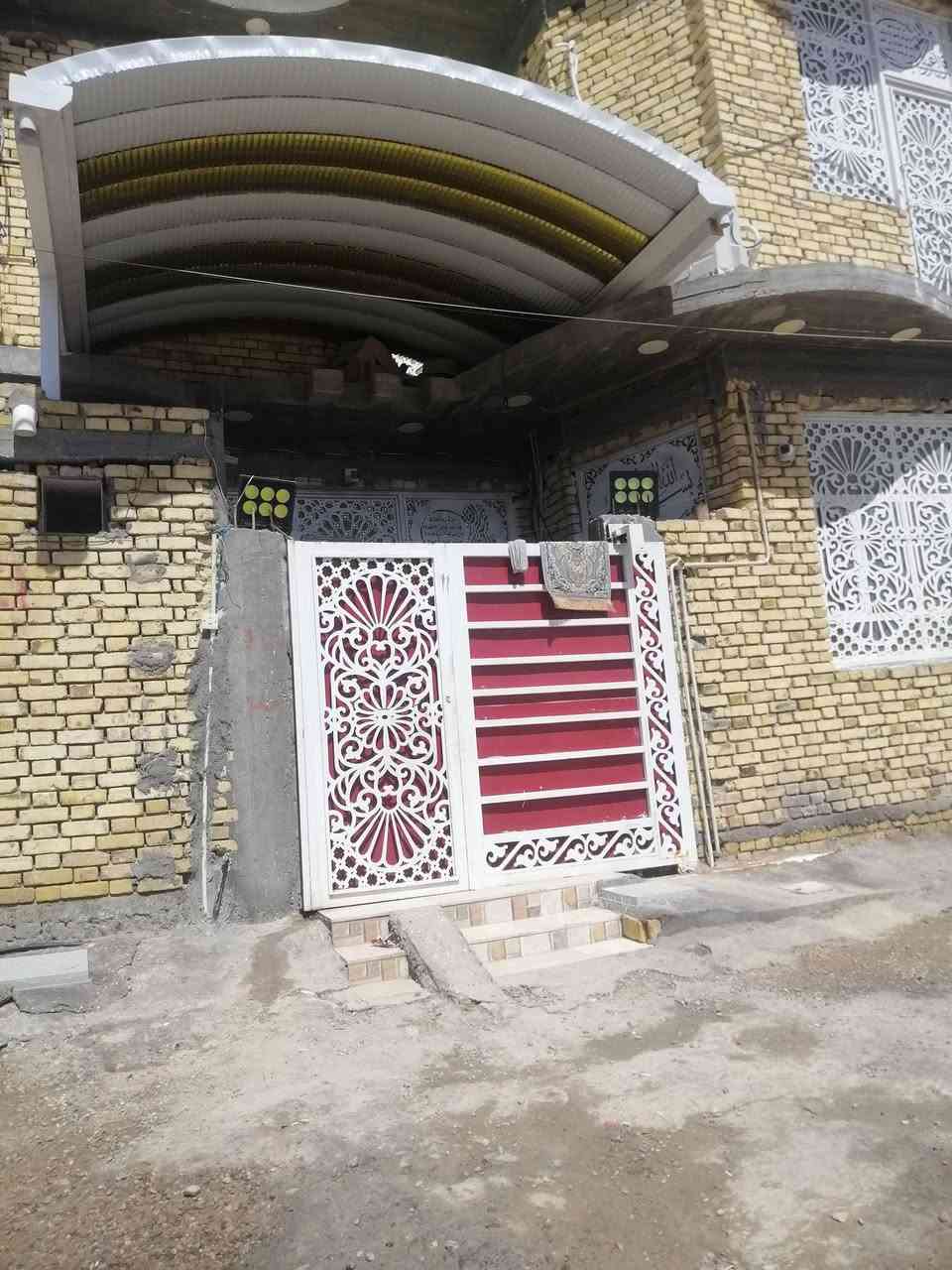 السلام عليكم بيت مساحة 100 طابقين سعر 150مكان حي الكرامه مقاطعه 24قرب شارع 60 ستفسار  ***********
