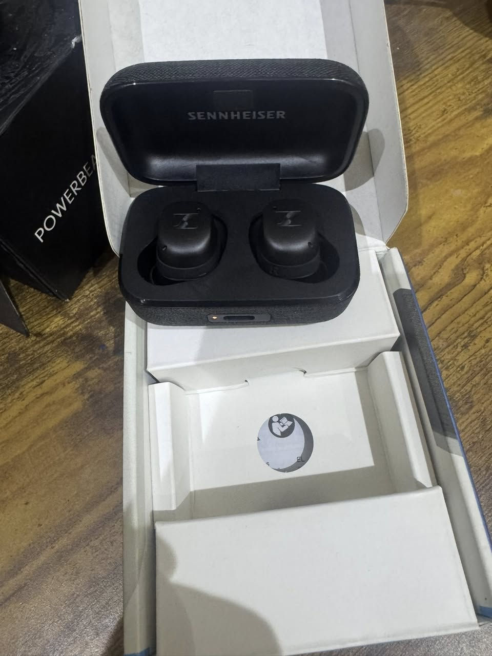 السلام عليكم 
ايربودز
SENNHEISER
MOMENTUM
True Wireless 3
نضافة 100 
اخوان اليربودز ما تربط عل موبايل ليش ماعرف 
فحم 25 ألف


**إذا كنت صاحب هذا الإعلان وتريد حذفه لأي سبب، رجاءا أرسل رسالة إلى الدعم الفني**