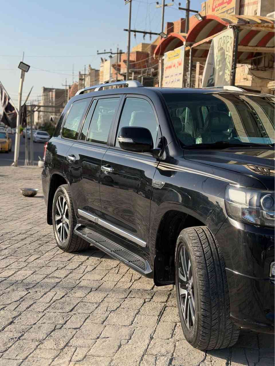 السلام عليكم

للبيع لاندكروز موديل 2019 ساز فول مواصفات 1/1  مكفول كفاله عامه  من صبغ وتبديل والفتح  ماعدة بارد كد شبر بلباب الخلفي الي عكس السايق الدعاميات كفاله السياره جديدة بمعنى كلمة اللون اسود ملكي رقم بغداد  بسمي

محرك 4000

V6

فول موصفات 1/1

بصمه تشغيل 

5 بصمه أبواب لمس 

تشغيل عن بعد 

فتحه سلايت

كشنات ثنين كهرباء 

كشنات جلد 

8ايرباك 

زراكات 

مري شفط 

3 شاشات

مطفايه حريق 

جنطه شفط 

عداد لكزز 

ثلاث قطع تبريد 

حساس امامي 

حساس خلفي  

وباقي موصفات الساز  معروفه 

ماشيه 90 ألف حقيقي 

سعر السياره 50000 💲 دولار يعني 5شدات 

الاستفسار اتصل على الرقم
مكاني بغداد

‭*********** بغداد, العراق
