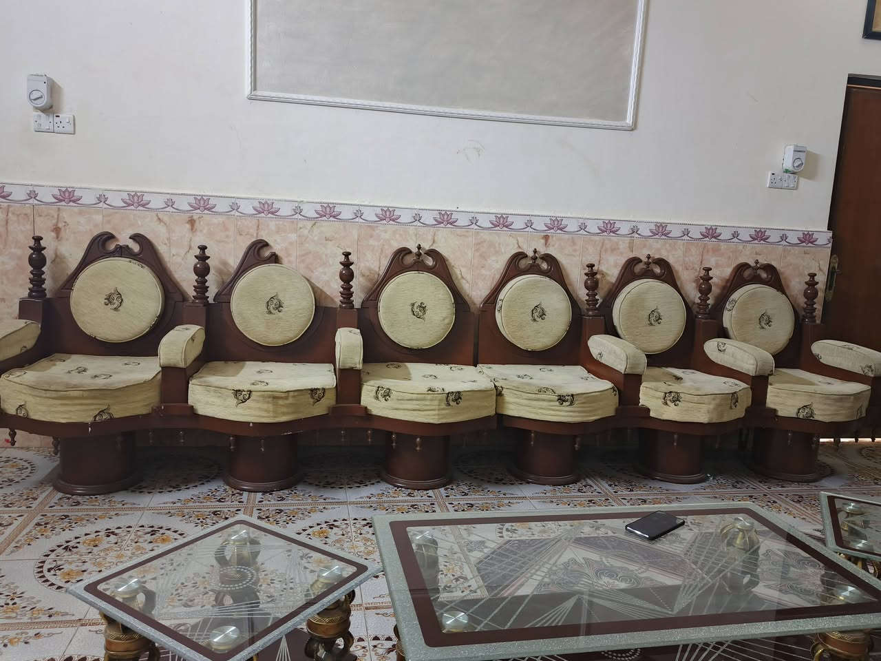 تخم قنفات كويتي انتيكه قديم يتسمى ام العراوي 12مقعد كل 3 طبك
+ميز تلفزيون +طبلات كلهن ينباعن سوه ب500كلهن بيهن مجال لشراي مابيع قطع ابيع شلع


**إذا كنت صاحب هذا الإعلان وتريد حذفه لأي سبب، رجاءا أرسل رسالة إلى الدعم الفني**