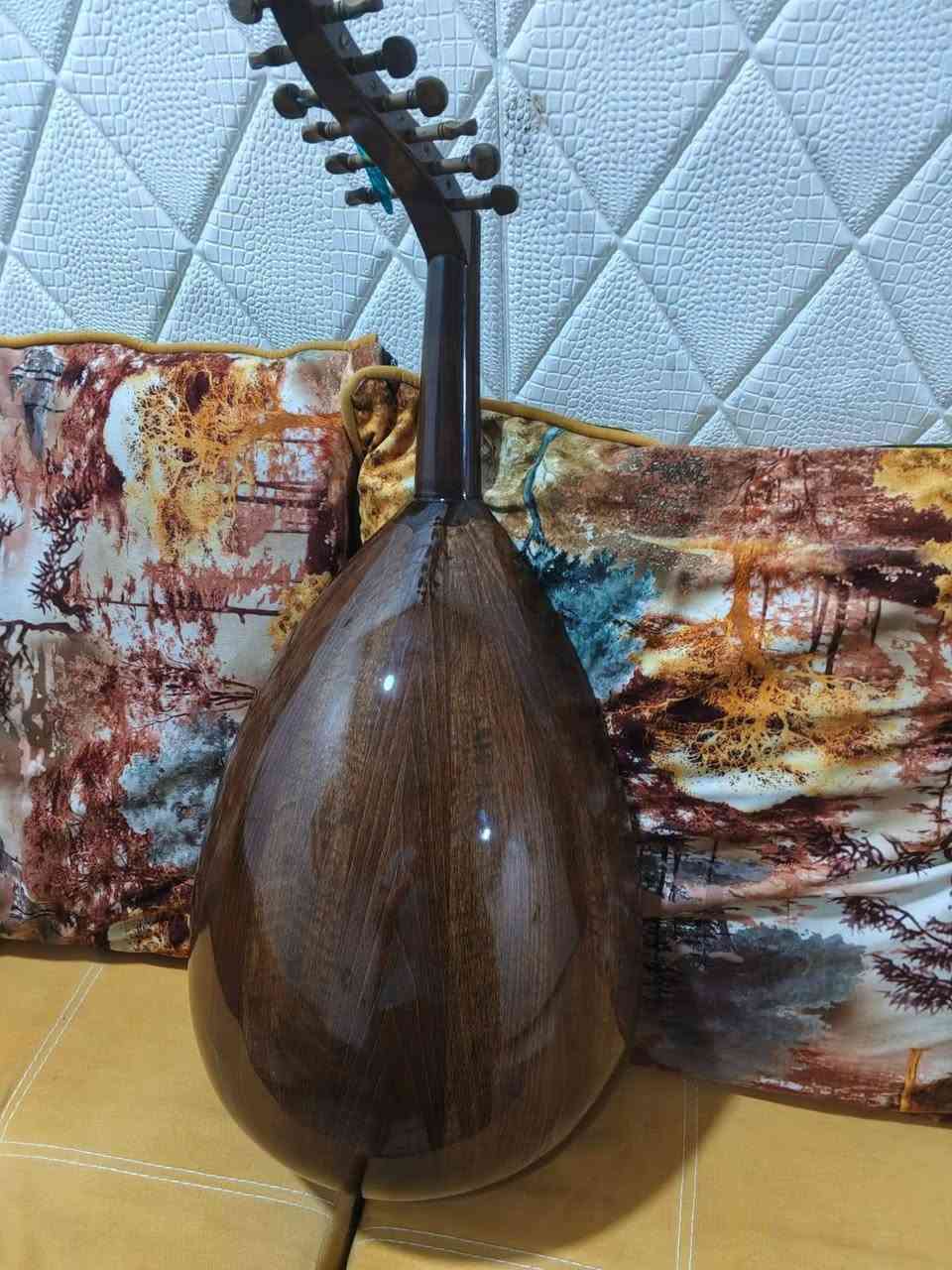 السلام عليكم عندي عود زرياب 0 عود و جنطه جلد و ريشه عزف سعر العود ٢٥٠ الف وبي مجال بسيط مكاني البصره العود جديد ما مستخدم اشتريته ما صارلي اسبوع اشتريته وضميته ما استخدمته 

سبب البيع محتاج افلوس ومستعجل

للستفسار الرقم *********** 
ما يشتري لا يراسل بدون احراجات
