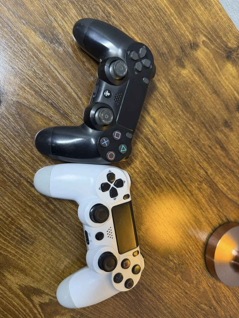 السلام عليكم
للبيع بلي 4 برو من النوادر المضمومة اخو الجديد نسخة احتفالية اليابان بال4 سنة ٢٠١٩
حتى الوصل و الكتلوك مالتة موجود يجي ٢ تيرا اصل يعني تنسة تمسح لعبة حتى اتنزل لعبة ثانية
كامل ويا الكيبلات الاصلية و جوستك عدد ٢
الي يفيدة خل يراسلني و يدلل مكاني بغداد و اكو توصيل الكل المحافظات 

سعرة ٣٥٠ الف


**إذا كنت صاحب هذا الإعلان وتريد حذفه لأي سبب، رجاءا أرسل رسالة إلى الدعم الفني**