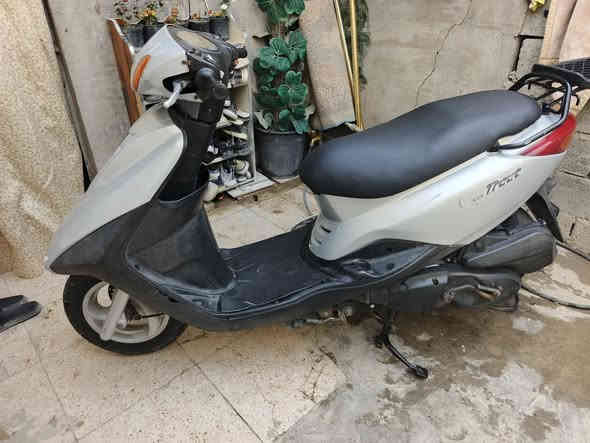 سلام عليكم دراجه بريز اكزز ياباني خطين جاهزه من كلشي مكينه مامفتوحه كهربايات كلهه شغاله مال جناي سعر 750عنوان بغداد دولعي شارع حسابات رقم الهاتف ***********
