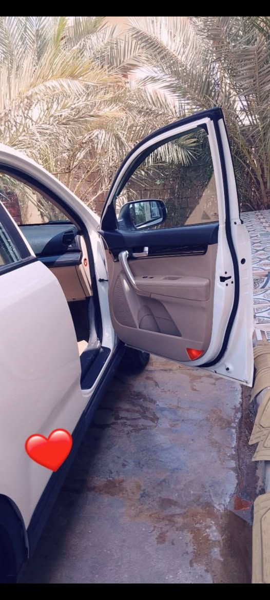 بسم الله سورنتو ٢٠١٣ رقم بغداد مشروع وطني 
مكفول كفاله عامه من ضربه  وتبديل وصبغ وبارد 
 موصفات مكينه ٤ سلندر ٧ راكب تحكمات استيرن
 جهتين ٣ قطع تبريد مري شفط اشاير بلمري
تخم تاير جديد باتري جديد سياره جديده 
صار ٣ سنوات جانيه  على أيدي  مامفتوح 
بيه برقي واحد للعلم صدر أمامي خلفي 
جديد مكان ديالى شهربان سنويه بسمي  
***********السعر ١٧٠ بيه مجال
