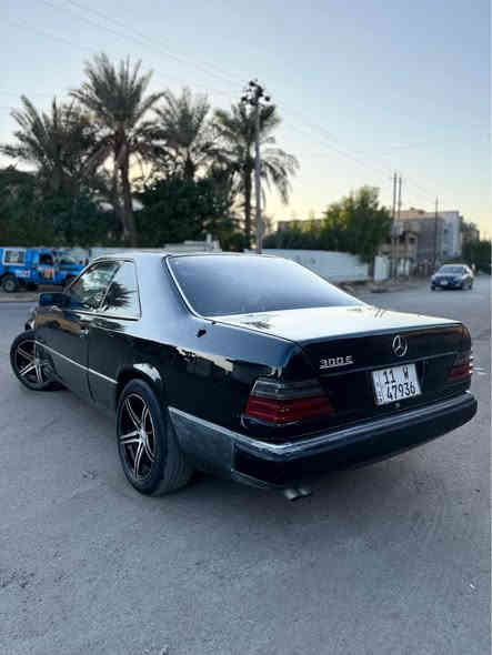 السلام عليكم 
مارسدس كوبيه موديل ١٩٩١ 
محركه  لبلادي ٣٠٠٠✈️
الرقم الجديد بسمي 
كير ومكينه خير من الله 💯
تبريد ثلج ❄️ 
صدر امامي خلفي جديد 
تخم تاير جديد 
كهربائيات كلها شغاله 
ويل كب جديد 
شاشه قلاب
فتحه  
قواعد دبل سليمات
السياره جديده بمعنه الكلام وبدون اي نقص وبل عافيه عل ياخذها 
 مكاني بغداد حي العامل 
السعر ٥٢ وبيها مجال 
‭٠٧٧٧ ٦٧١ ٤٠٧١ بغداد
