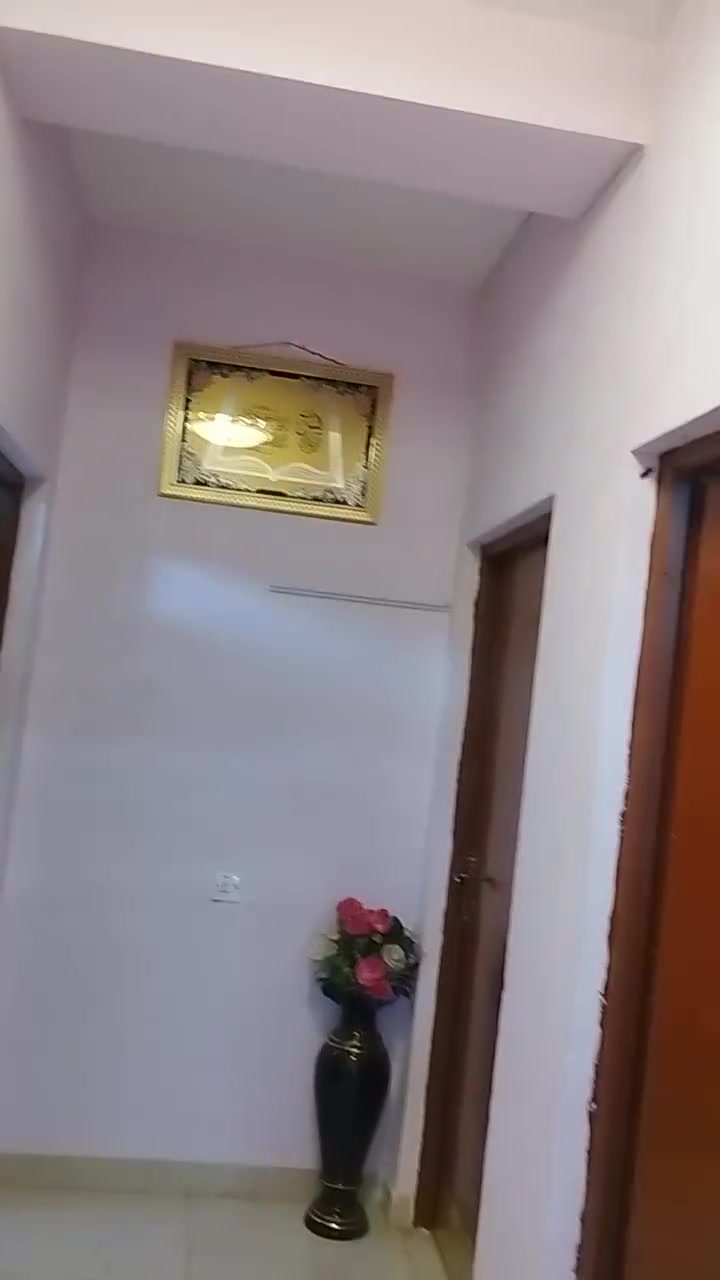 شقه للبيع عمارات سكنيه مدينة الصدر المساحه ١٥٠ تقريبا ثلاث غرف نوم وصاله كبيره جدا مطبخ وصحيات عدد اثنين طابق وسط اول بلشقق الخضر ( مدفوعه الثمن) استفسار ***********
