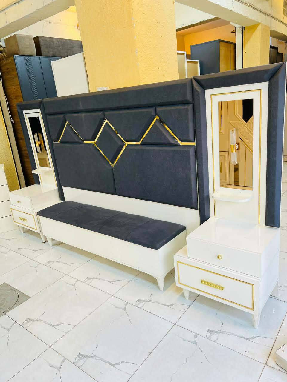 يعني جمال وال اناقة
فقط يم معرض انقرة 🇹🇷 

10 قطع كوالتي عالي صبغ حراري قماش وتر بروف تركي 

نضافة 90 💯 بسعر مليون و 350 مع شد ونقل مجاني 🧑‍🔧🚚 حجز على وتساب*********** تابعو صفحه
