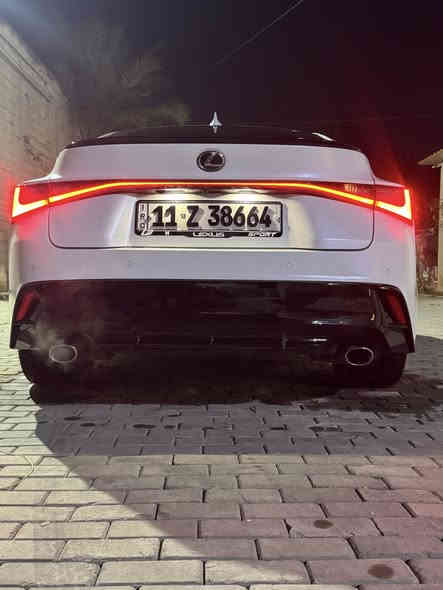 السلام عليكم 
لكزز ıs 350 f sport 
موديل 2023 
ضرر 4 قطع 
 ‎موصفات Fsport. فول موصفات 
‎-ماشيه 19  الف  .. ميل 
‎-كشنات تدفئة تبريد  -6سلندر. محرك 3500cc 
‎-داخل اسود  بلادي 
‎-عداد دجتل 
‎رادار امامي جانبي +توقف ذاتي+ تحديد مسار +قياده أليه 
كير عصا 
فتحة سلايد 
ويل كب كروم مصبوغ اسود لماع 
تنفس طبيعي 
مغلف ppf طافي 
للتواصل واتس اب فقط 
مكان السيارة بغداد 
***********
