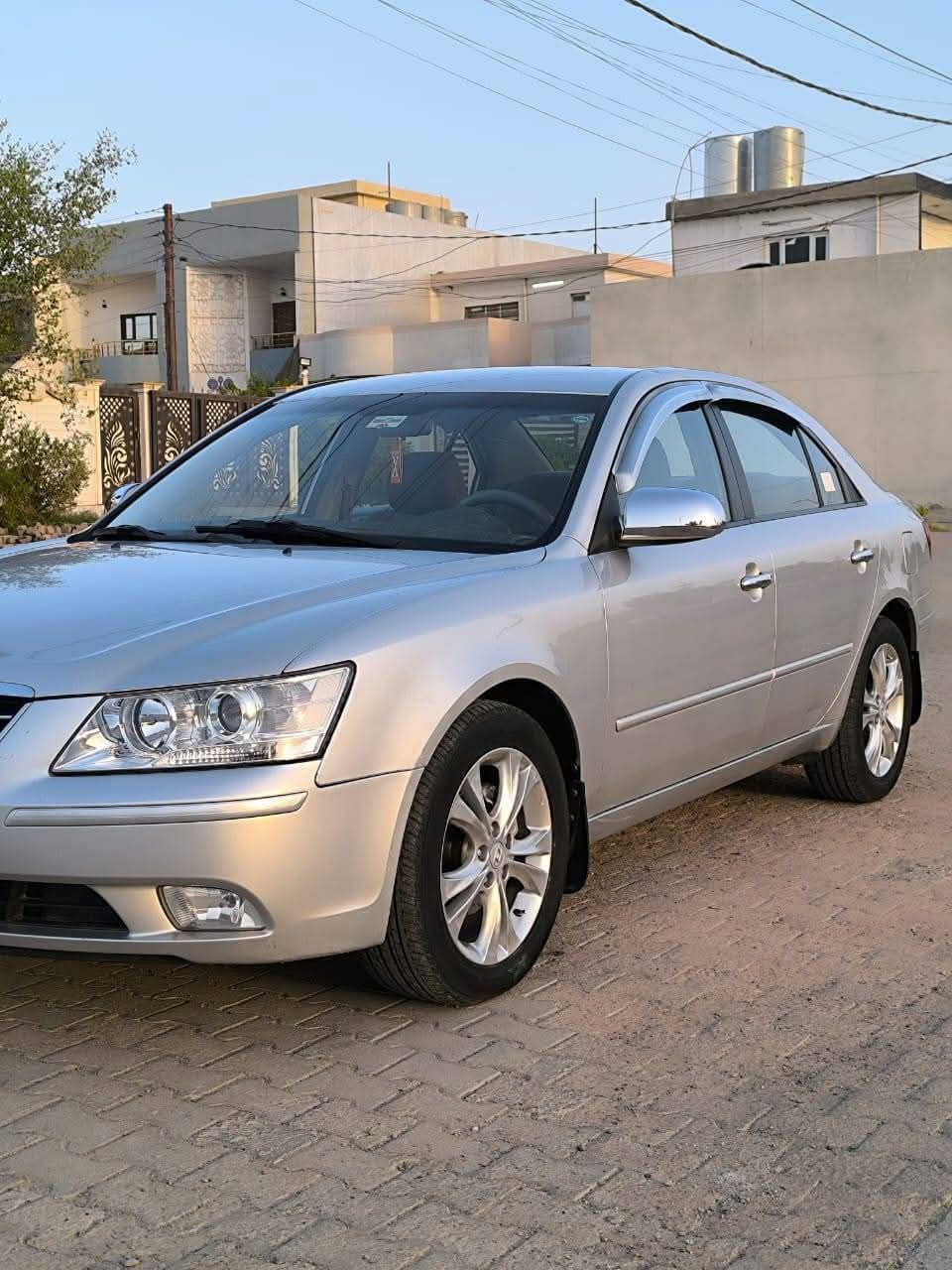 للبيع سوناتا موديل 2010 كوري 
محرك 2000 كلين محرك كير بعده بلادي ماشية 173 رقم سليمانية باسمي صدر جديد تايرات جديد دوشمة كاملة كوبون بانزين بيها سعرها 120 ورقة 
بيها منضومة غاز
للاتصال/ ***********
مكاني كركوك
