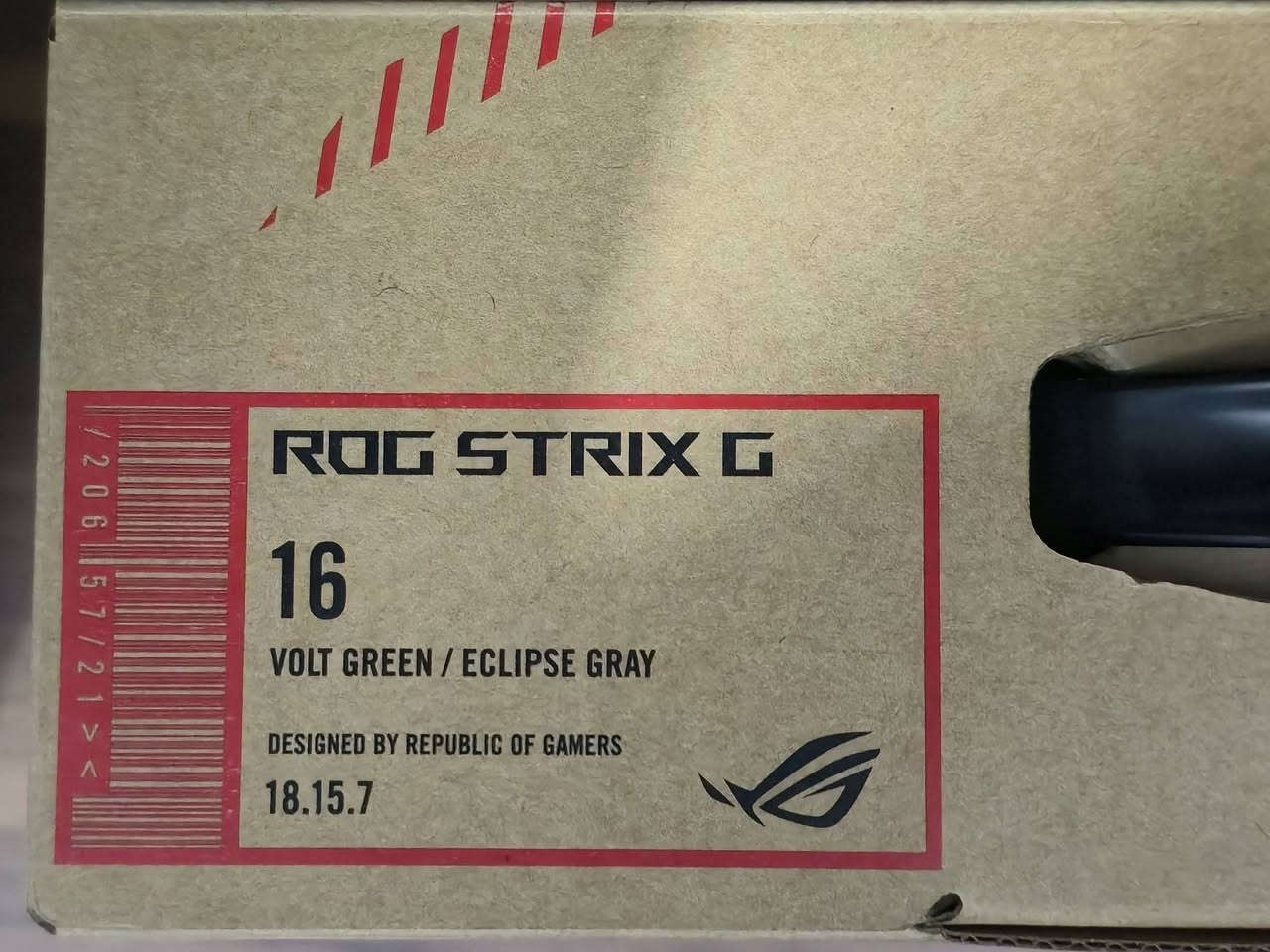 السلام عليكم
لابتوب گيمنگ 
ASUS ROG Strix G16 G614JZR-N408
مواصفات قوية موجهة للالعاب، التصميم، والمونتاج الاحترافي والاعمال الهندسية 

المعالج Intel Core i9-14900HX

كرت الشاشة NVIDIA GeForce RTX 4080 super 12GB

RAM 32GB (16×2) DDR5 

Storage 1TB SSD NVMe 

الشاشة :
16 انش
240hz
1600p (+2k)

كيبورد عربي انگليزي آر جي بي بأكثر من سطوع مع شريط آر جي بي امامي

مع ماوس گيمنگ بلودي آر جي بي والشاحنة الأصلية للجهاز

الجهاز نظيف واستعماله خفيف، سبب البيع : عدم التفرغ

السعر 3 مليون و100 وبيه مجال 

ادمن 🙏


**إذا كنت صاحب هذا الإعلان وتريد حذفه لأي سبب، رجاءا أرسل رسالة إلى الدعم الفني**