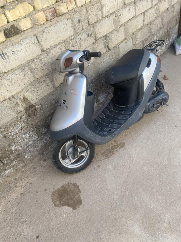 دراجه بطه للبيع وكيل ما مفتوحه أوراق أصوليه  قرب دارة بلدية حي الوحده السلاميه سعر 225بيه مجال ***********
