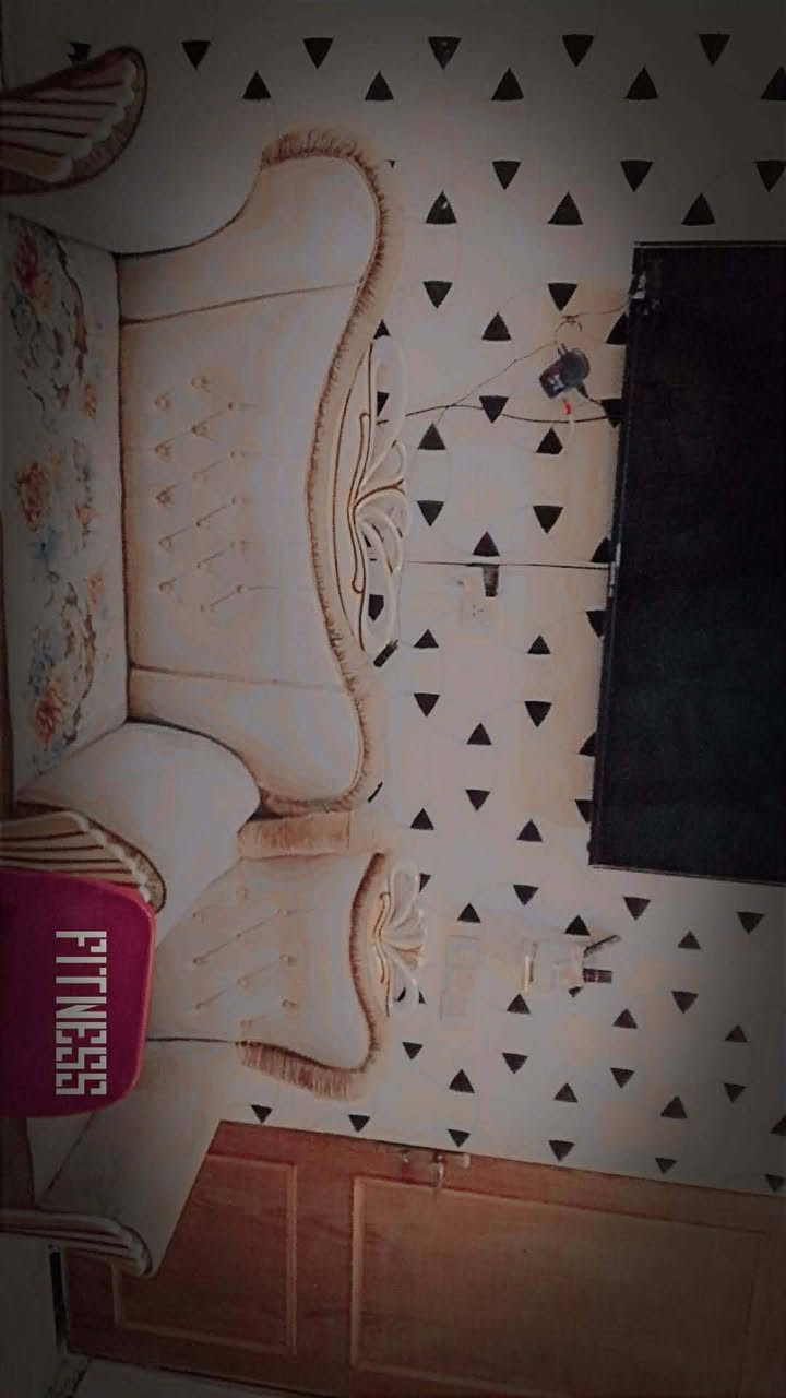 سلام عليكم تخم نضافه فول 10قطع سعره مليون تسعميه وخمسين مكاني كوت واسط سياسين ***********
