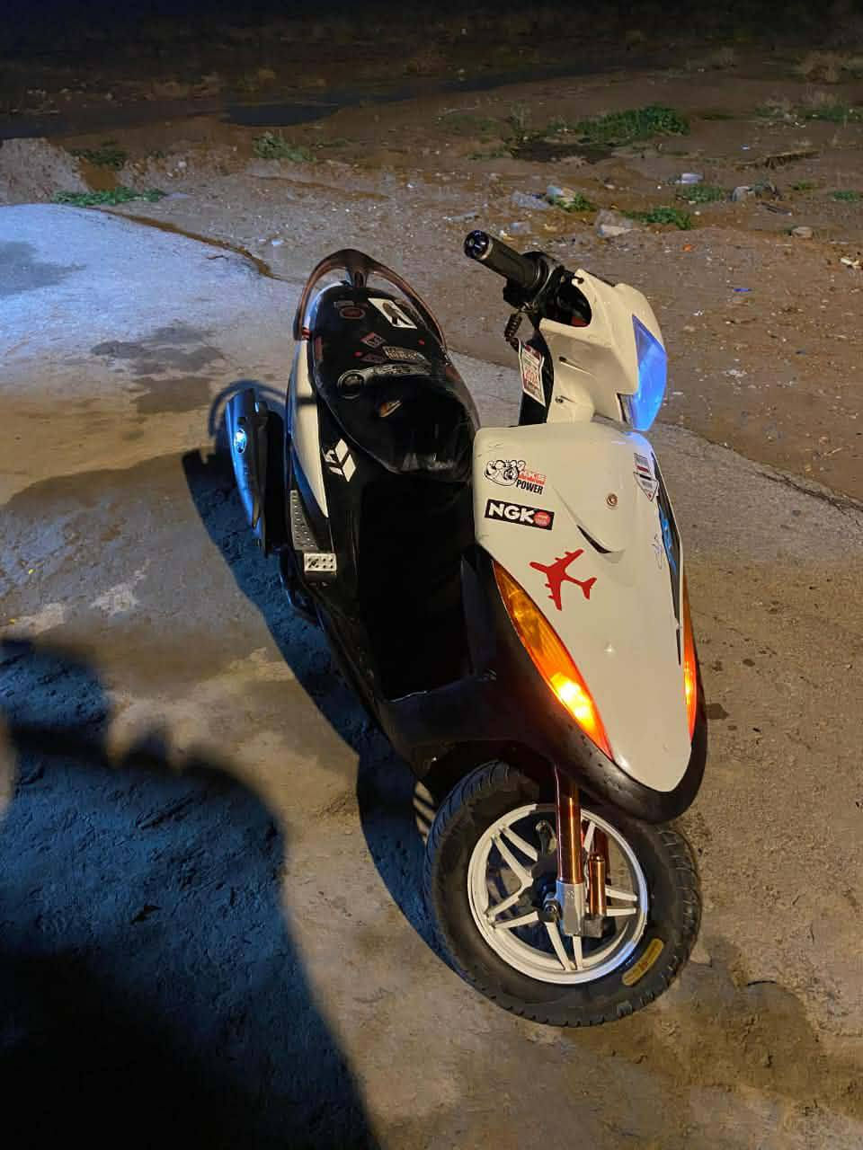 ماكس عدلة مال رمبة دراجة راقية كفرات سوادات مكينة ختم واحد بلادي اي قطعة تجاري مابيها عدا الكابريتر اصلية شلعة ومعدل بيها تزويد اصلي 
شيال ار جي اس 
صالنصة اف ام 
قطرة دهن 
ويل كب نجمة ابيض اصلي
دبل رياضي برتقالي 
نكرة سلف نكرة هندر دراجة ممفتوحة بلادية فقط ولفات انطيك بيها ضمان وكفالة عنواني بعقوبة موجود خاص سعرها 600 وبيها مجال قليل حك الجية


**إذا كنت صاحب هذا الإعلان وتريد حذفه لأي سبب، رجاءا أرسل رسالة إلى الدعم الفني**