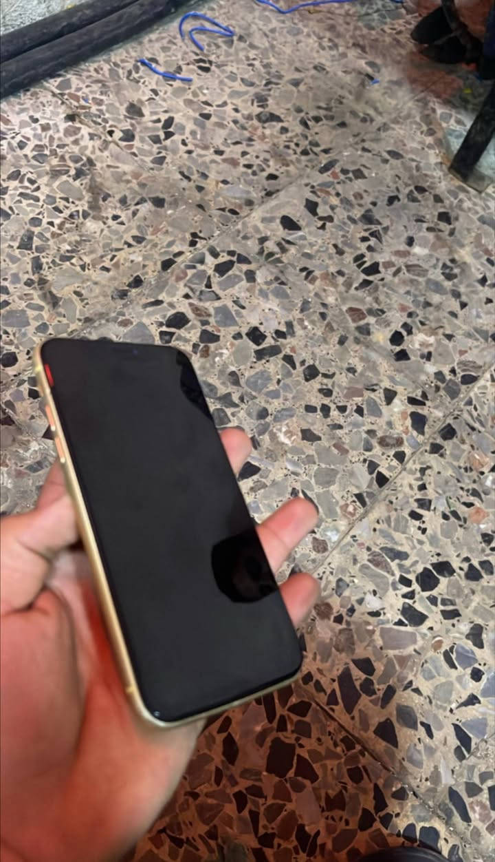 سلام عليكم مبايل Xr للبيع مبدل شاشه اصيله وكاله ولضهر مالته مكسور مثل ما موضح بلصوره مبايل تاخذه تترحملي عليه الكفر و الدولار ويا سعره 120 وبي مجال بسيط توصيل داخل بغداد موجود ***********
