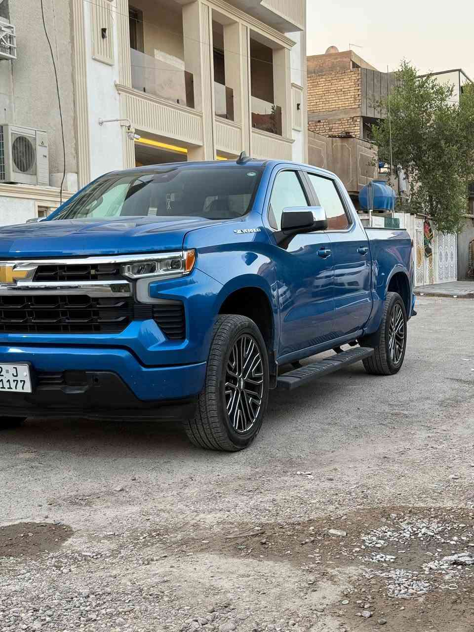 سلام وعليكم
للبيع سلفرادو لون مميز ورقم مميز مديل LT  2023 
 
محرك 5300 گير تعليگ المرغوب 

مواصفات 

كشن كهرباء 

عداد دجيتل 

ويل كب 

شاشة جبيرة 

تشغيل عن بعد 

داتشو

2 ويل 

كامرة خلفية 

ماشية 40 الف وقابله للزيادة 

سياره نضيفة كلش رقم شمالي تحويل ثاني يوم 

تايرات جدد 

وعليها كزوز اصلي وحادثها موضح بل صور 

مكان سيارة الكرادة 

رقم هـ. ***********

للبيع فقط

سعر 315 ورقة وبيها مجال
