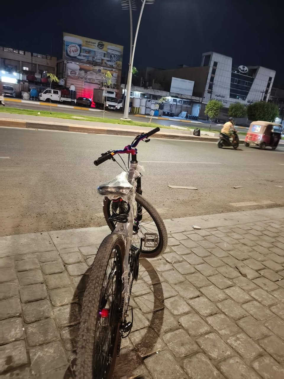 السلام عليكم بايسكل جبلي مديل 26
بايسكل كامل من دبلات شغلة وبل باكيت وبريك دسك من كل شي البايسكل ما شيف الاسبانة الله شهاد ومكينة ام الصوت بلادية والبايسكل احلة من الصورة بهواي وشرط شخط مابي مكاني بغداد سعر 185 وبي مجال بسيط حيل لان البايسكل ماخذة ب 200 الي يريد يشتري لا يكسر المو شراي لا يراسل واني بل خدمة


**إذا كنت صاحب هذا الإعلان وتريد حذفه لأي سبب، رجاءا أرسل رسالة إلى الدعم الفني**
