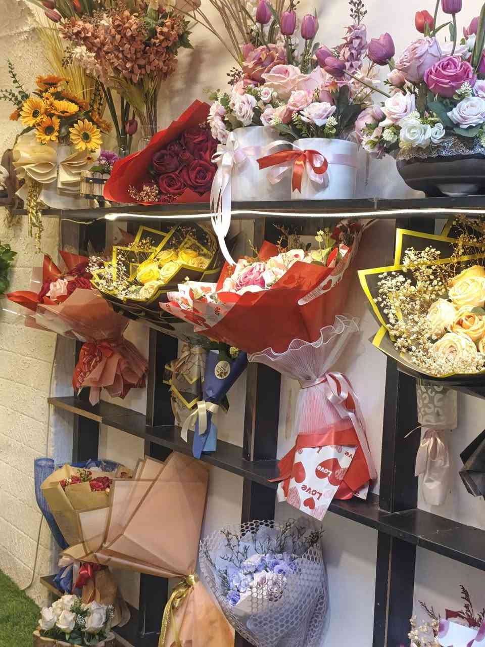 نجاره خشب طبيعي  جوز وخشب زيتون وعمل ديكورات /
عمل باقات وتجهيز كوشات وفنون يدويه 
العنوان موصل دوره المحروق مقابل كيدز بيبي ابو الحليب
يوجد لدينا توصيل داخل المحافضة وخارج المحافظات
التواصل ع الرقم/***********

