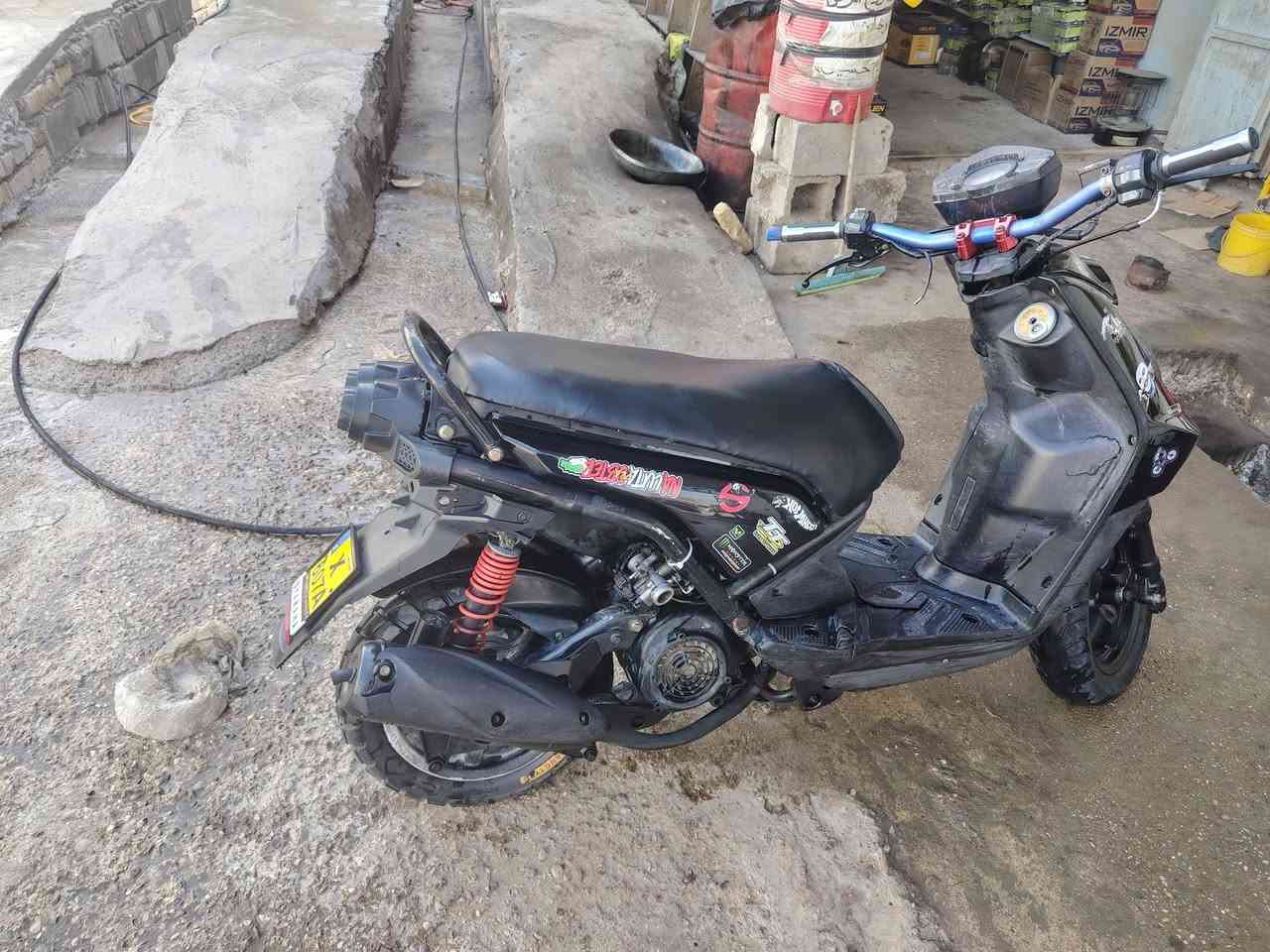 السلام عليكم ورحمة الله سكنس جبلي دراجه خير من الله دبلات رياضي سكان رياضي عداد سرعه رياضي دراجه حلوه مرتبه مكينه خرسه بس اكو شغله بيهه انو الدراجه محوره كابريتر بس التحويه ما لاعبين لا بل عقل ولا مغيرين شي بيهه كلشي على وضع الشركه بس تحويله مال كابريتر مخلينهه يعني بس جيب جويتر ونوزل جدد وشد وهنه اصلن موجود وموضح بل فيديو سعر الدرجه ٦٥٠ وبيهه مجال مكاني بغداد الحسينية مال رشديه رقم الهاتف *********** وترهم مروس
