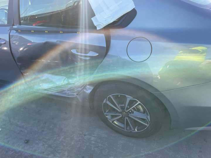 السلام عليكم 

KiA فورتي وارد 
2022
حادث فقط باب ومبدل نفس الون وجوه الباب على كد شبر صبغ 
فقط لا غير السياره بچم كبس داخله للعراق بسمي بدون ايرباك 
مواصفات 
تحديد مسار 
قياده ذاتيه 
شاشه كار بلي 
وباقي المواصفات العاديه 
ماشيه 70 ميل 

 معروضه ب. 155  وبيه شي قليل 
***********
