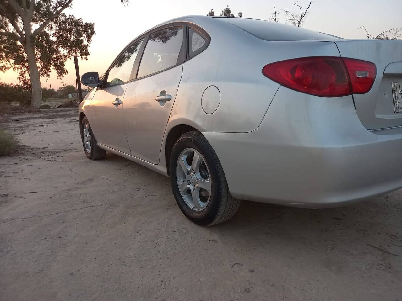 السلام عليكم ...هونداي النترا 2010.  خليجي محرك ١٦٠٠ رقم بغداد بسمي تحويل مباشر .. مصبوغة حزام  قمارة بلادية تبريد ثلح بتموز  مكان السيارة بغداد جسر ديالى   تلفون ***********. (( السعر ٨٠ ورقة وبيها مجال للطيبين ))
