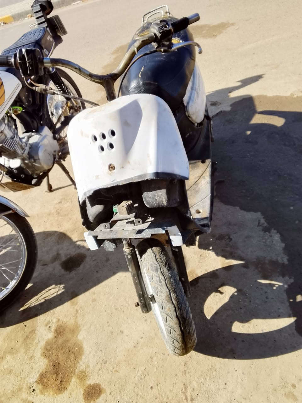 دراجه لبيع كدام عينك متروكه شغاله هندر واحد ب100 وبيها مجال مكان السكان ***********
