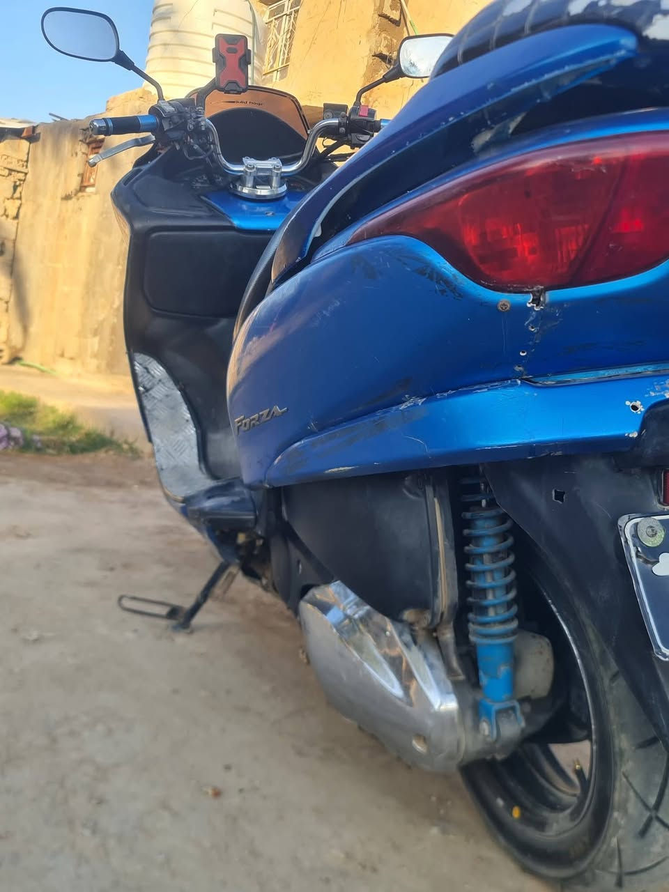 اسلام عليكم دراجه فورزه 08 محرك خير من الله شلعه ومعدل لاتنقيص ولا تبخير كفراته يرادله ترتيب حساس استاند شغال لايت زنون عالي ناصي شغال بيه نقوصات بصيطه 450وبيه مجال مكاني بغداد اللطيفيه ***********بي وات ساب او***********
