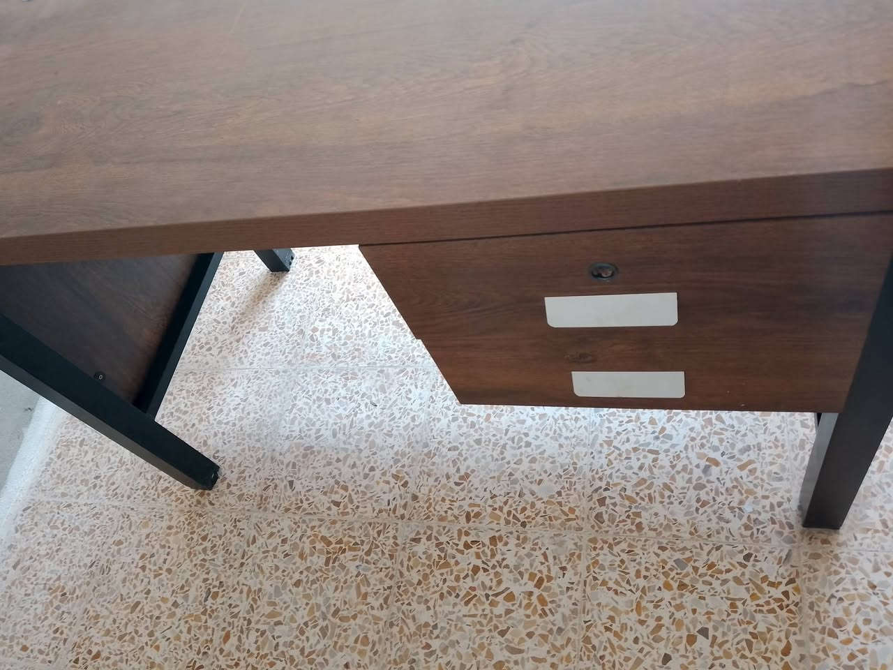 ميز تركي خشب ثقيل سعر
$$75
***********
