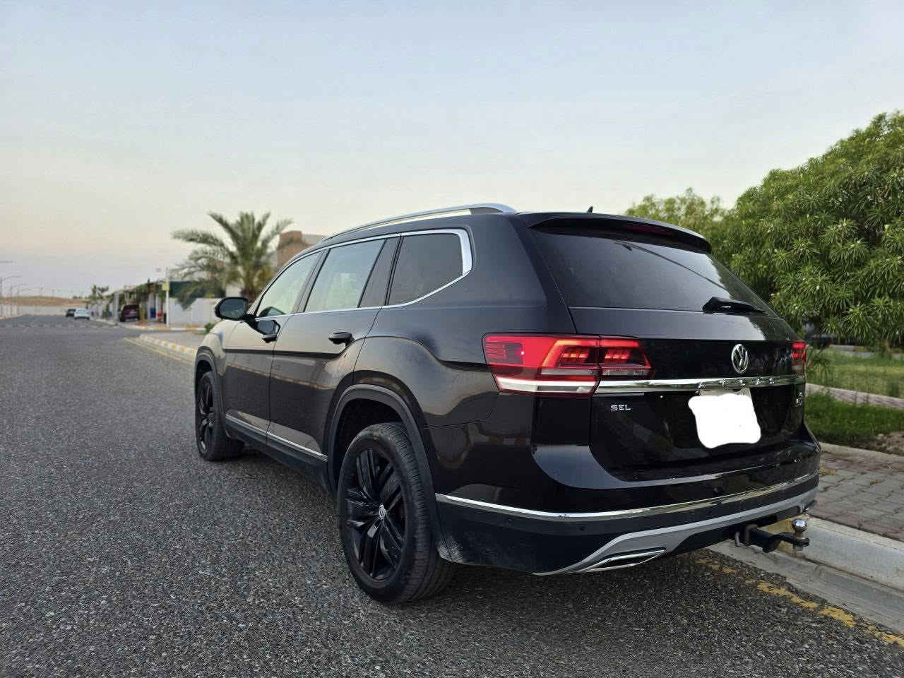 فولكس واكن اطلس موديل ٢٠١٩
اعلى فئة ماكو فوكاها
 #ATLAS_SEL_PREMIUM
ويل كروم حجم ٢٠ 
كامرة محيطية ٣٦٠ درجة 
دفع كلي مع ٦ انماط قيادة
محرك جبار VR6
الانارة تفاعلية مع حركة الستيرين شاشة ديجيتال  
وبعد بيها هواية مواصفات
شوف الفديوات بعد عالمواصفات   
ضرر نص الباب الامامي ونص الباب الخلفي الايمن فقط بدون ايرباك 
#ATLAS_SEL_PREMIUM
اعلى فئة-فول الفول 
سعر مناسب 
للاستفسار 
***********
