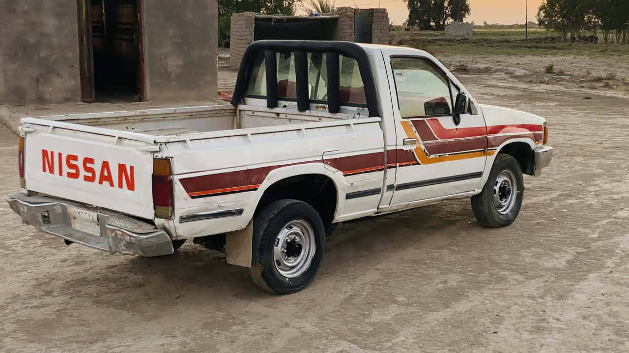 سلام عليكم للبيع نيسان 90رقم بابل مشروع وطني سنويه جديده 2029 كير محرك وشاصي شرط الكفاله سياره حلوه مالت جناي جاهزه من كلشي ترايك وين ماتريد سعر 28وببه مجال ***********مكان سماوه الخضر

