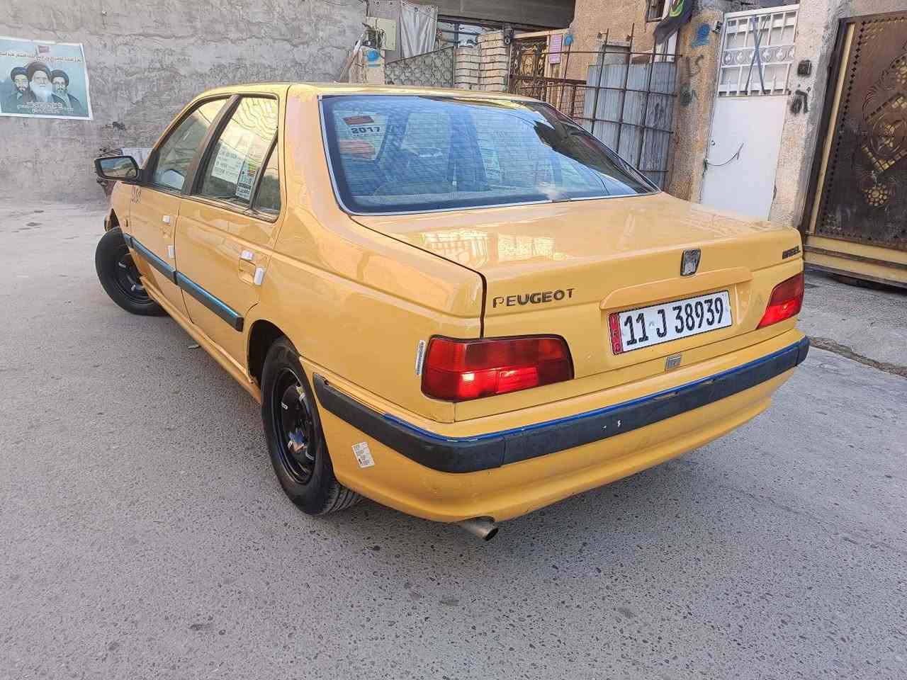 سلام عليكم بيجو بارص جاهزه مابيهه اي نقص
مكينه وكير جدد تبريد ثلج 
دوشمه عام كاعيه جلد 
تخم تاير جديد 
بدون حادث بيهه جاملغ امامي صبغ باقي مابي صبغ
سنويه جديده رقم انكليزي بسمي سياره 41؛ وبيهه مجال 
مكانهه بغداد العبيدي يم تربيه
ليحب يتصل ***********
