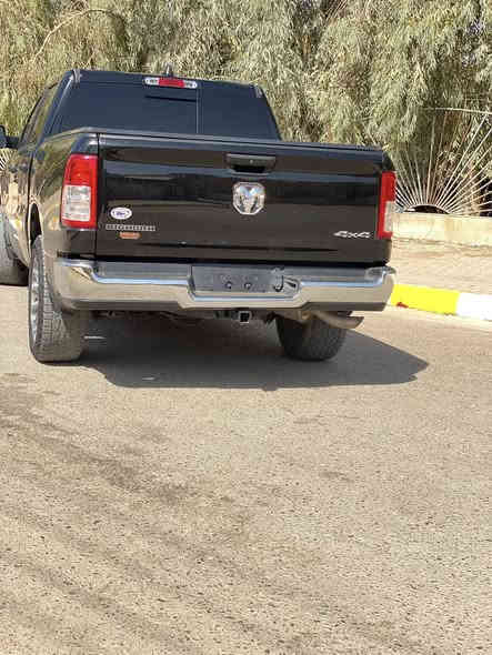 دوج رام 2023  بك هورن السيارا باب طويل بدي قصير 4X4 ويل منافذ شحن صبغ بنيد فقط جاملغ بي شويه بارد ماشيه 39 mil السيارا ويل لمتد تخم تاير  بسمي بدورن رقم بدون ايرباك  سيارا سعرها  240 بيها شويه مجال تعال جيك وشوف تدلل 
🦬🦬🦬🦬🦬محرك 6 سلندر اي تورك مابيها اي نقص***********
