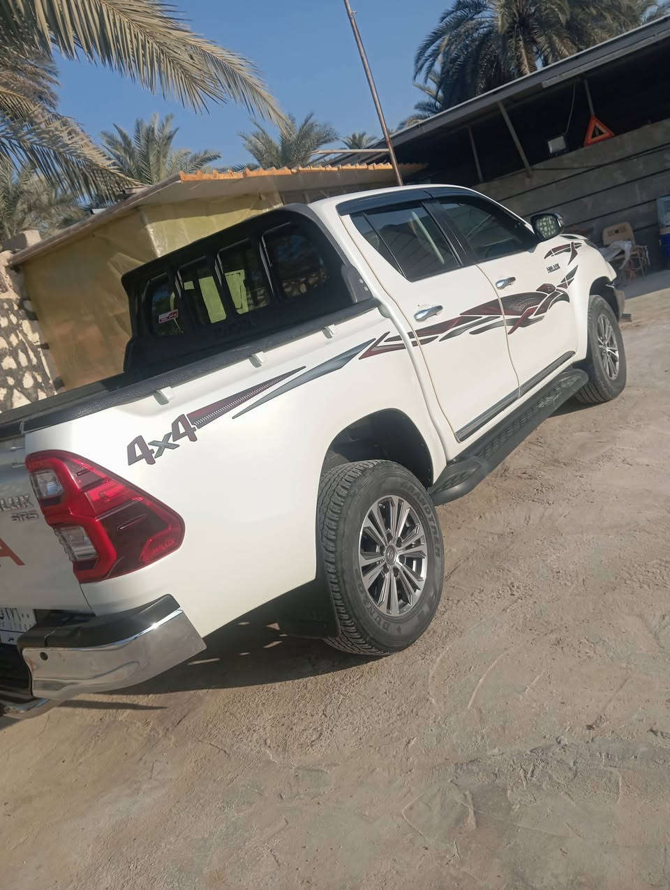 السلام عليكم حبايبي هايلوكس سعودي 22بيه بس شبر بارد بالجاملغ الامامي بون صبغ ماشيه 90سياره لوك جديده رقمه بغداد مال جناي والله مكاني بابل ***********سعره305وبيه مجال
