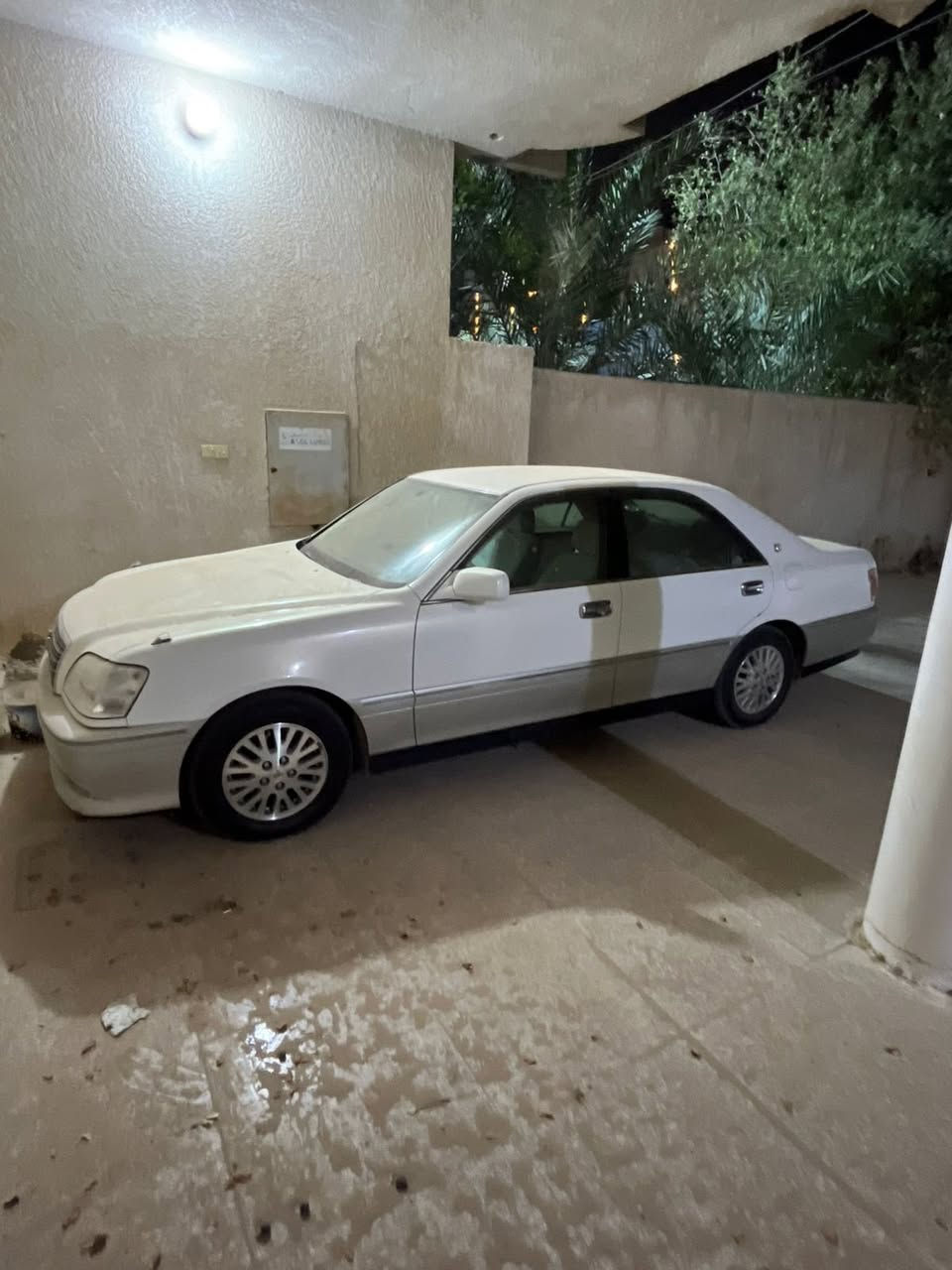 ﷽
السلام عليكم كراون  ((  ملكه)) حاوية كفالة✅
 
 موديل ( 2002)
مكينه. D4 الجبيرة
شاصي 75
كير مكينه حداديه  تايرات باتري كله جديد 
كفاله  كص وضربه 
سياره جديده كلش وجاهزه 

✅  ♕  المواصفات ♕
✅       : 3 دكم   :
✅ كشنات مخمل بيجي 
✅  كشنات 2 كهربائي
✅  مري شفط بلاد  
✅   دمام خلفي  
✅مثبت سرعه
✅ غرفة بيجي  وصاج ملكي 
✅ سيدي 6. اقراص 
✅ ستيرن كهربائي 
✅ برده خلفيه 
للتواصل الاتصال : ***********

السعر 67 وبيها مجال بسيط للشراي
