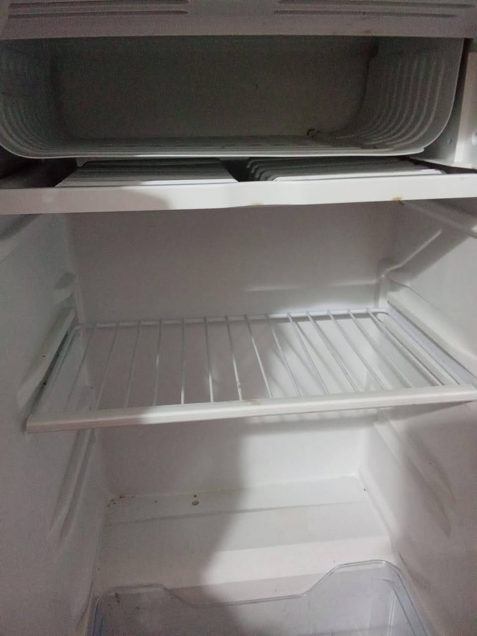 ثلاجة صغيرة الحجم للبيع استخدام قليل شغاله على الفحص اخذته 150 ابيعه 90


**إذا كنت صاحب هذا الإعلان وتريد حذفه لأي سبب، رجاءا أرسل رسالة إلى الدعم الفني**