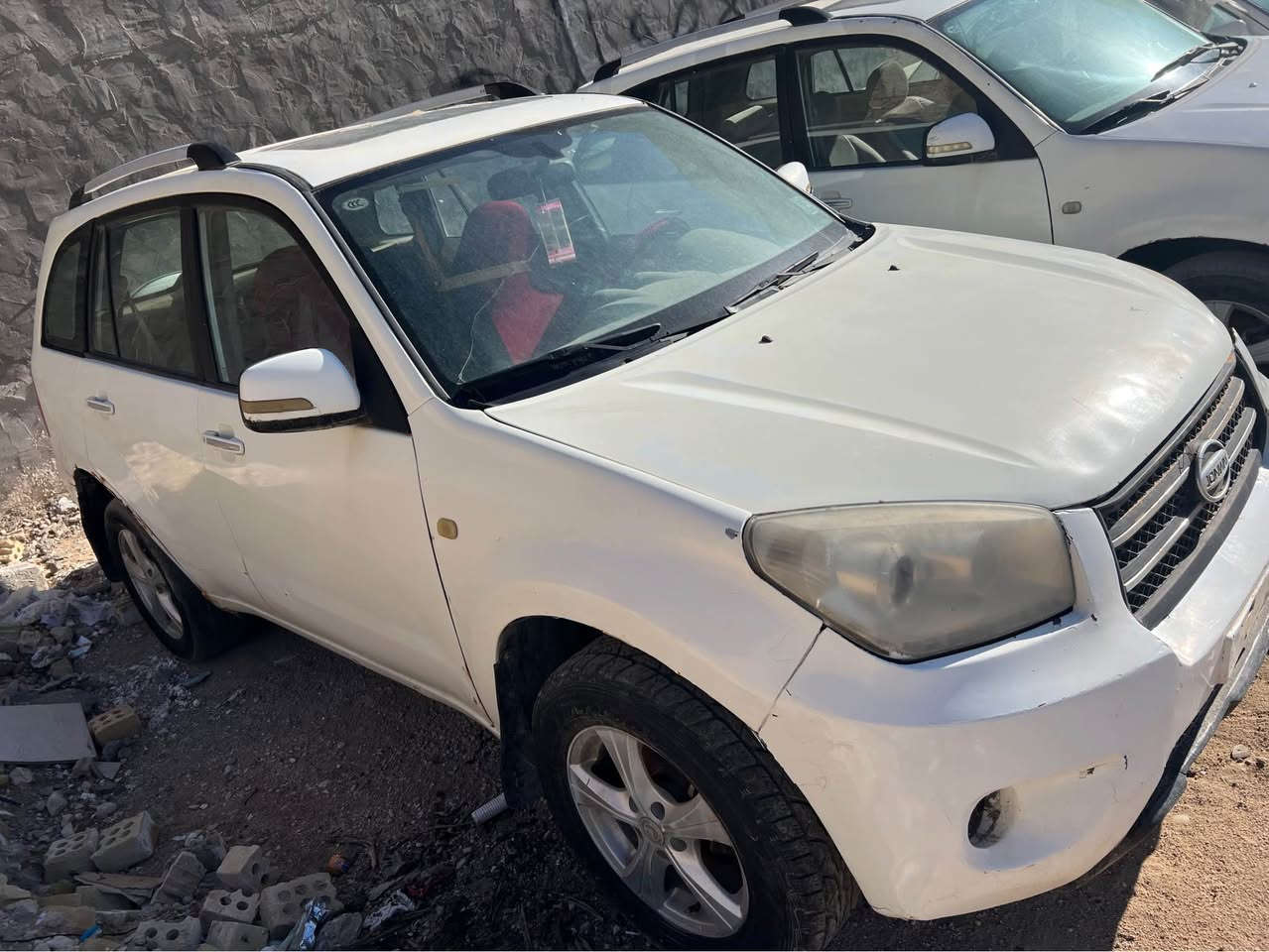 جون وي 2013 مال مزاد وزارة داخليه بيهن كتاب رسمي تمشي بيه وين متريد اسويلك وكاله ام باركود وانته ترقم كتاب مزاد بسمي 
كير مكينه كفاله 
اكو بلاديات محرك ميسي بوشي او اكو محور ونجي 
مكان سياره كربلاء 
سعر اكو ب33 او اكو ب35
*********** كربلاء, العراق
