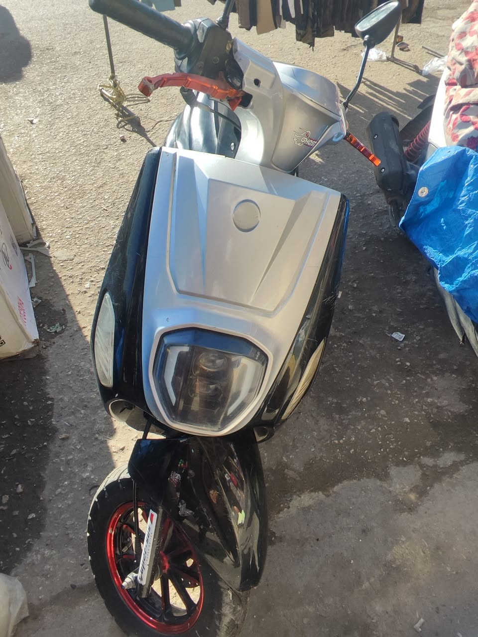 السلام عليكم درجات بوليسي لبيع السعر 350وبيهه مجال قليل العنوان حي الغدير قرب الصوره الرقم ..***********
