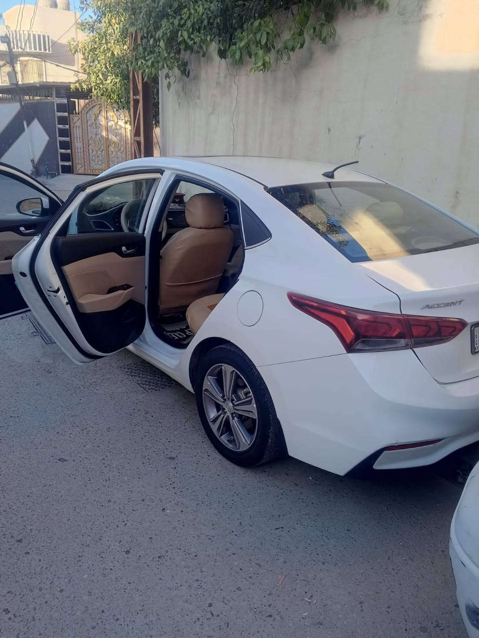 سيارة اكسنت 2019 خليجي مكفول اسبرير منازل تايرات ع وضع شركة رقم سليمانية بأسمي رقم انكليزي السعر 125 ماشيه 110 للتواصل ع رقم هاتف *********** العنوان بغداد
