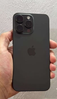 آيفون 15 برو ماكس • اسود • بطارية ٩٢٪