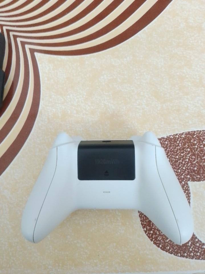 اكسبوكس سيريس اس 2023
يده بلادي+بطاريه شحن

يده كيم سير

هارد خارجي 1 تيرا

جهاز كلش نضيف اي عيب ما بي ما مفتوح

سعر 440

عنوان كركوك.  اللي يريد يتصل على رقم ***********
