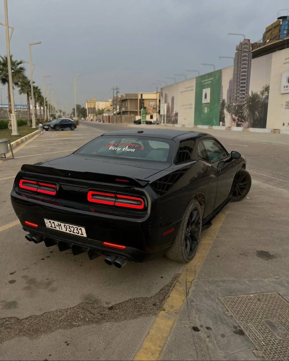Dodge challenger sxt 2019
السلام عليكم 

مواصفات فئة ال sxt
شاشة وسط carplay
معدل عليها دعاميات ودفيوزر srt عدا البنيد
دوسات جانبية
ضايفليها حلوك اكزوز و بوابات بالاكزوز

مكينة گير شاصي تبريد كفالة

ماشية 72 الف ميل

ضربة السيارة من امريكا جاملغ وبنيد جهة سايق 
وانطخت على ايدي جهة الباب مثل ما موضح بالصور

السيارة بأسمي وعنوان بغداد

سعرها ب 160 ورقة وبيها مجال للشراي

رقم صاحب السيارة : ***********
