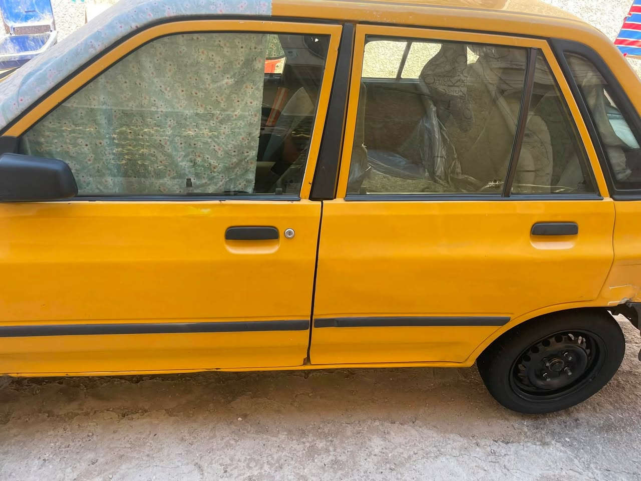 سلام عليكم
سايبه 2012 لليبع رقم بغداد انكليزي 
تبريدها شغال ثلج 
السياره كلش نضيفه 
مصفره غرامات وهيئه 
محرك وكير نظيفات 
سياره مال شغل 
مكان السيارة بغداد الجديدة 
السعر ٢٨ وبي مجال 
***********
اي استفسار واتساب موجود ٢٤ ساعه
مستعجل على بيعتها 
للمعلومه كلج طبي خفيف ريشه

