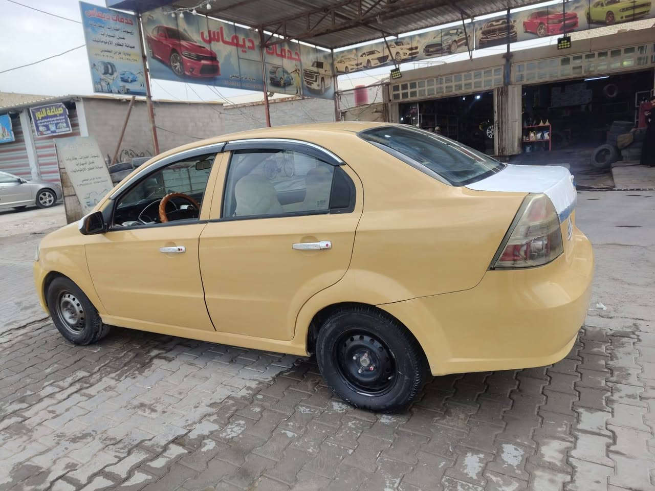 سلام عليكم افيو ٢٠٠٧ خليجي مسكر كير عادي محرك هستوني شاده تخم تاير مكفوله من ضربه معمره خياسات قواعد دبل اماميه فقط كهربائيات كلها شغاله تبريد شغال  رقم نجف مميز انكليزي سنويه لل ٣٠ مصفره هيئه وغرامات مشروع وطني مداور ثاني يوم سيارة جاهزه مكانه نجف شارع المطار  السعر 36 وبيها مجال للاتصال على الرقم ***********
